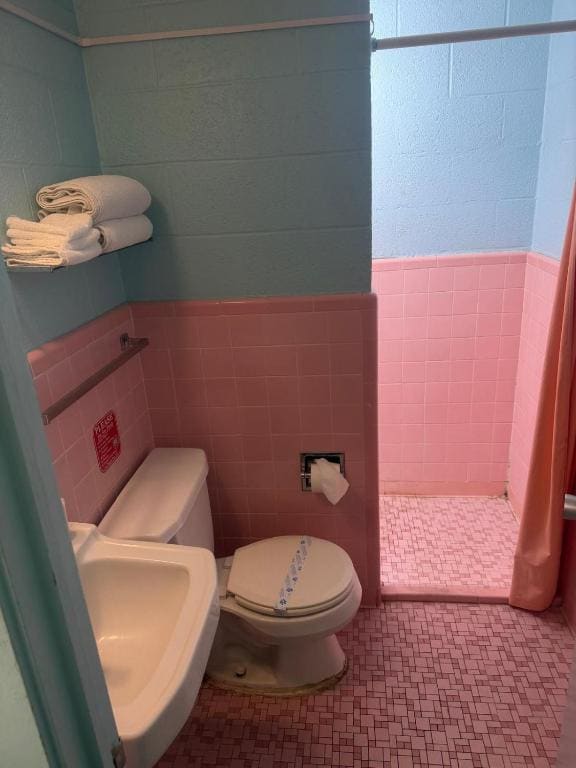 Deluxe Double Room with Bath room - Image 3