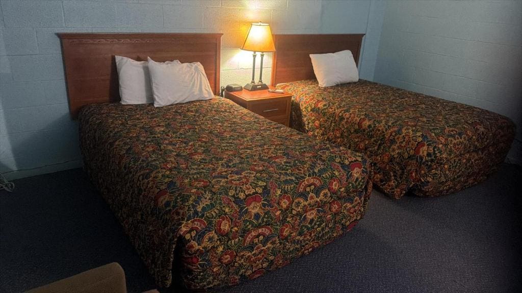 Deluxe Double Room with Bath room - Image 2