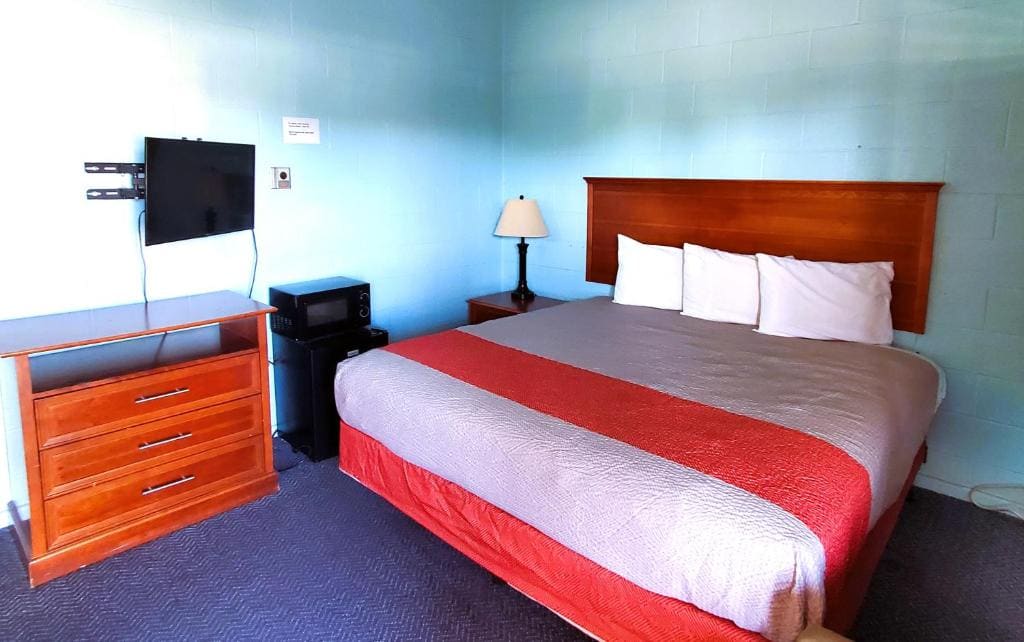 Deluxe Queen Room room - Image 3