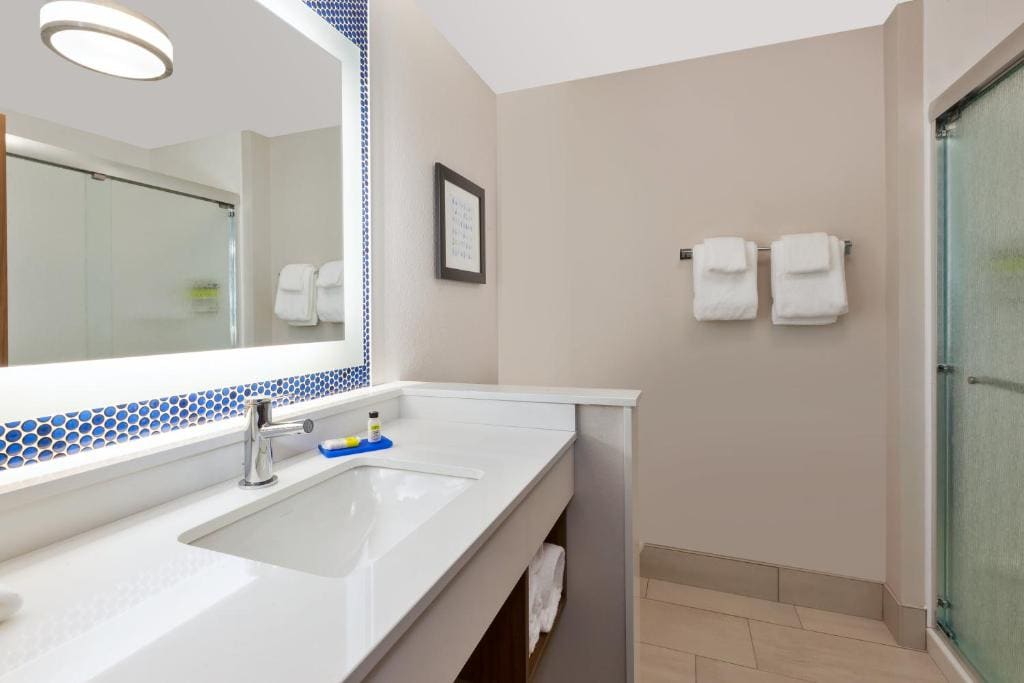 Suite with Two Beds - Non-Smoking room - Image 2