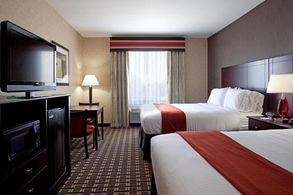 Standard Queen Room with Two Queen Beds room - Image 1