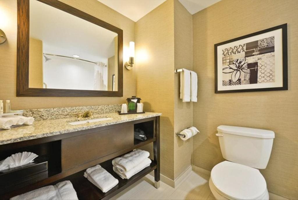 Room with Two Beds - Hearing Accessible - Non-Smoking room - Image 1