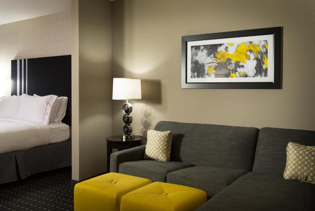 Queen Suite with Two Queen Beds and Sofa Bed room - Image 2