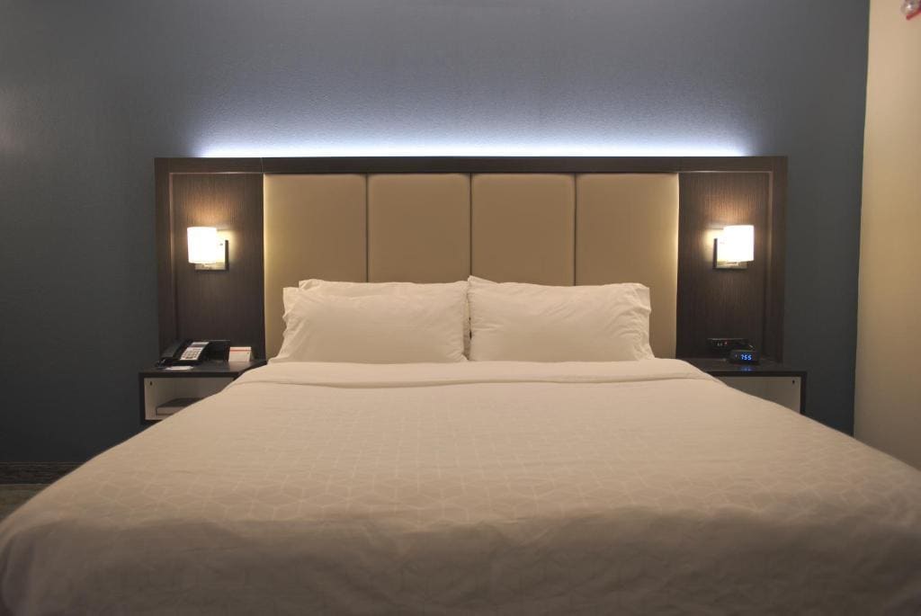 Standard King Room room - Image 3