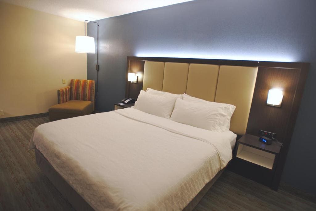 Standard King Room room - Image 1