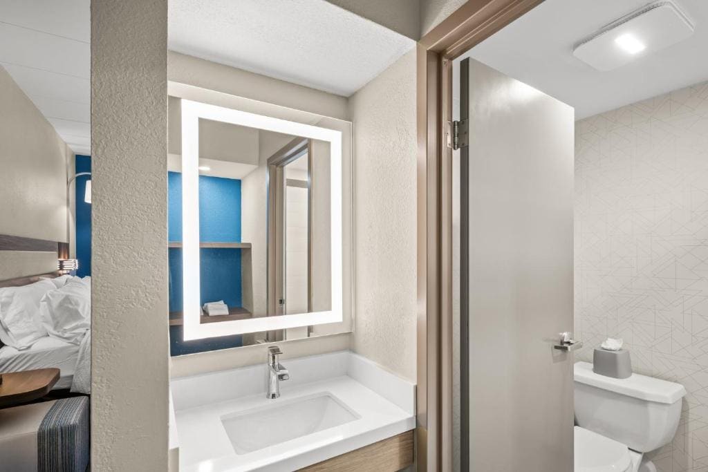 King Suite room - Image 3