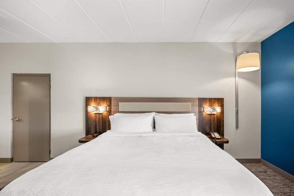 King Suite room - Image 2