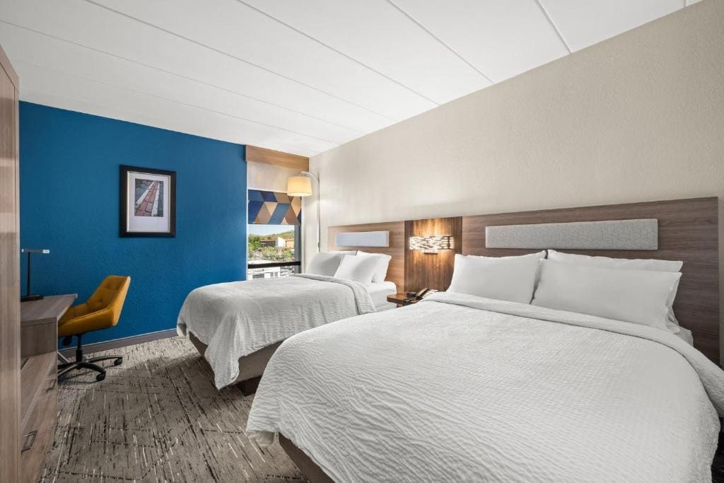 Standard Queen Room with Two Queen Beds room - Image 2