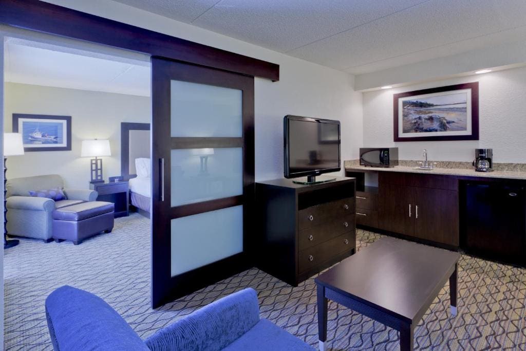One-Bedroom Suite room - Image 3