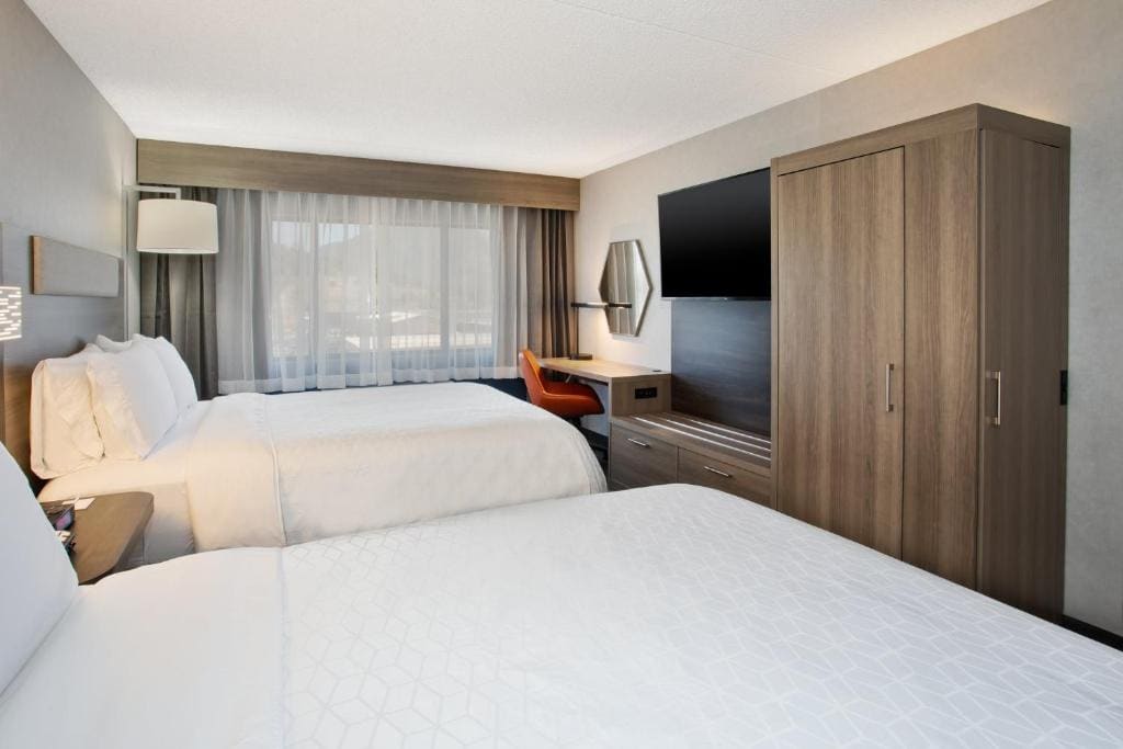 Standard Queen Room with Two Queen Beds room - Image 1