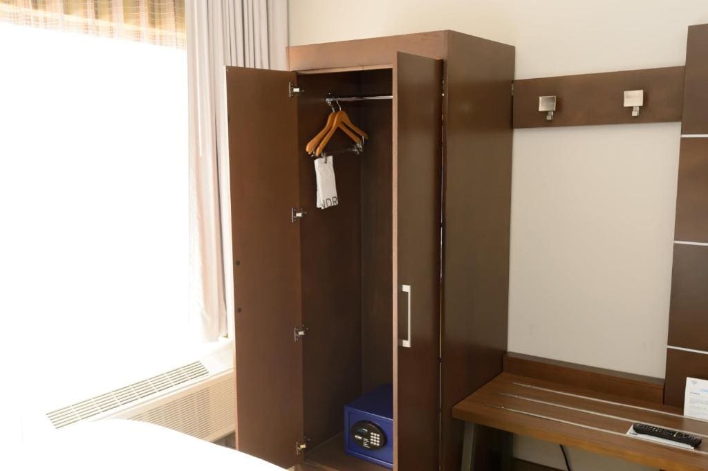 Standard Room with Two Queen Beds room - Image 1