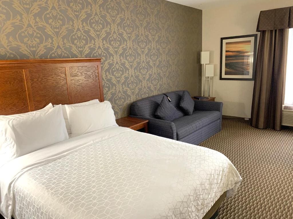 Queen Room with Two Queen Beds and Sofa Bed room - Image 1