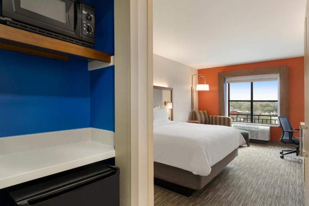 Standard King Room room - Image 3
