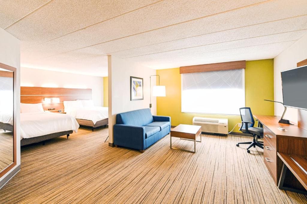 Suite with Two Beds - Non-Smoking room - Image 1