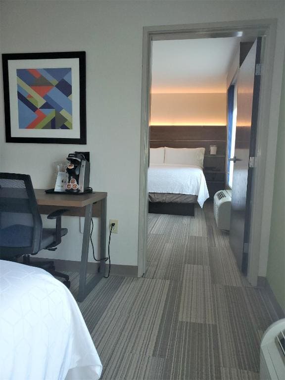 Two-Bedroom Suite with One King and Two Queen Beds room - Image 2