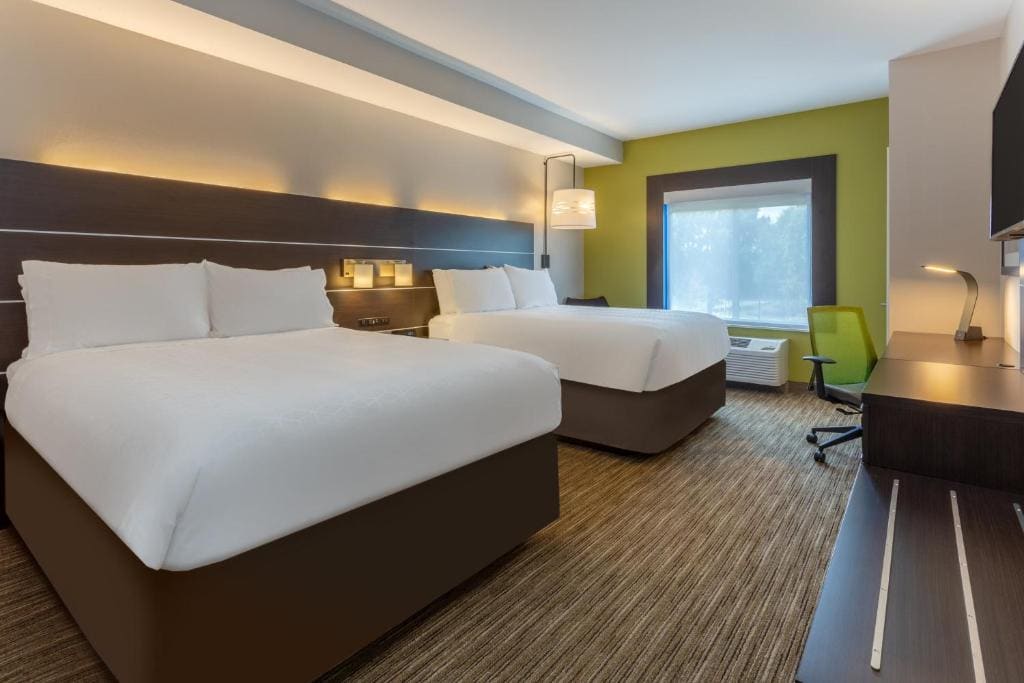 Standard Queen Room with Two Queen Beds room - Image 1