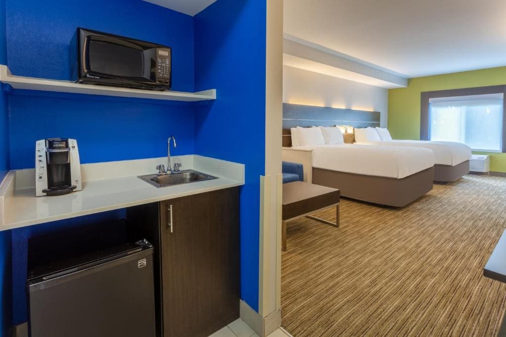 Suite with Two Beds - Non-Smoking room - Image 1
