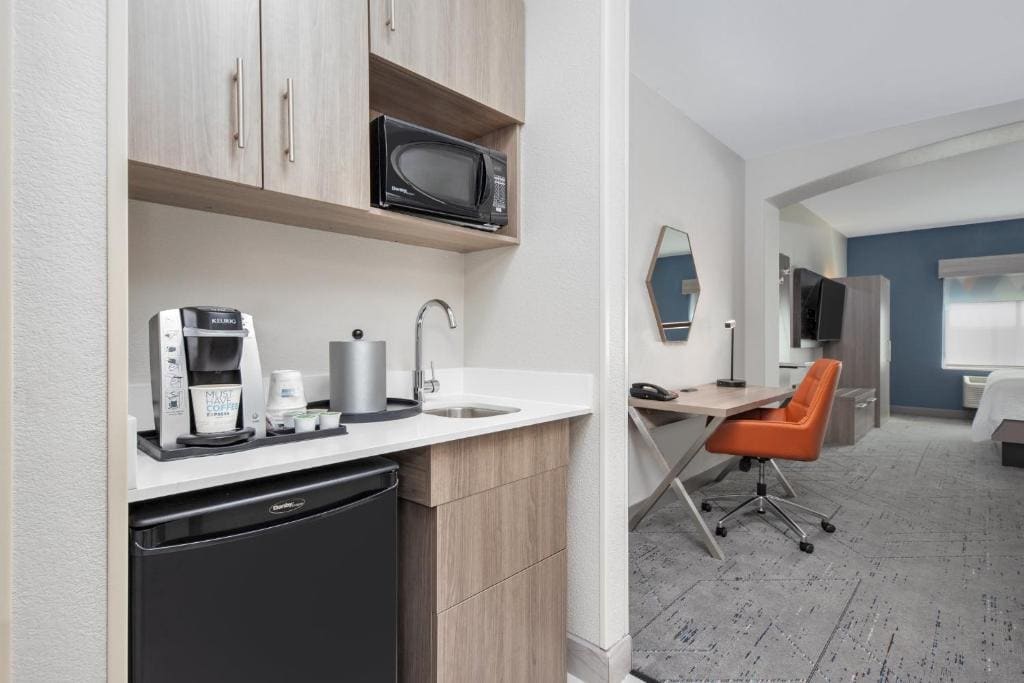 King Suite room - Image 2