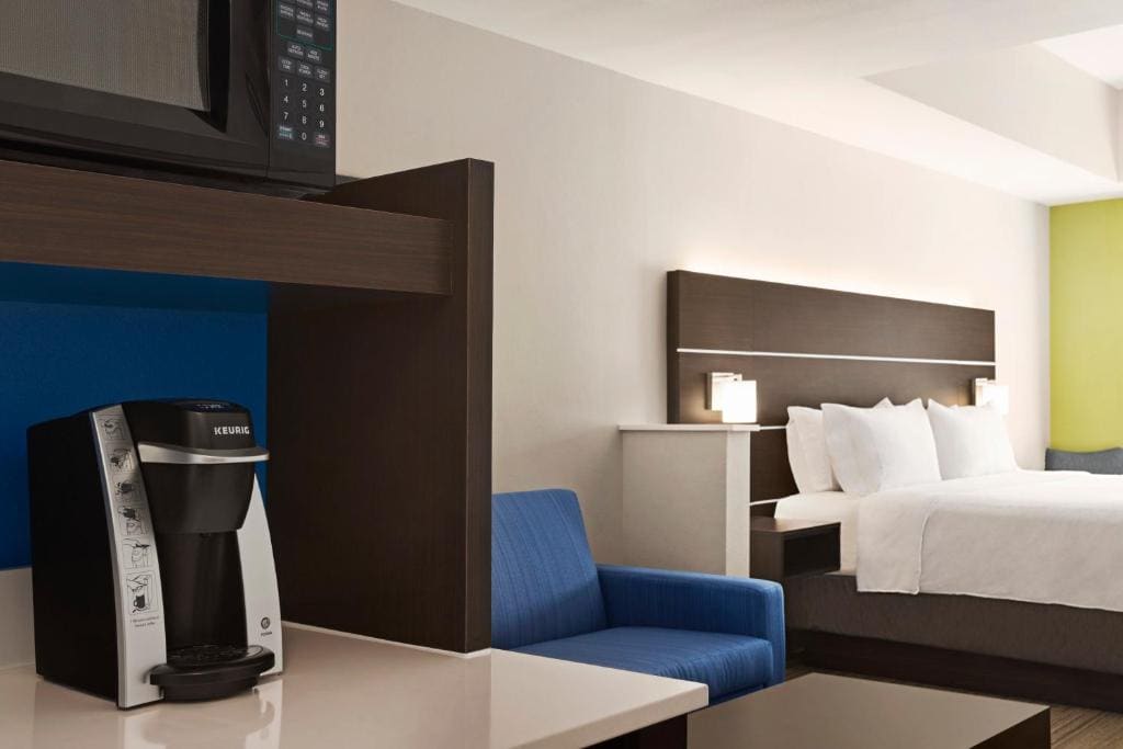 King Suite room - Image 2