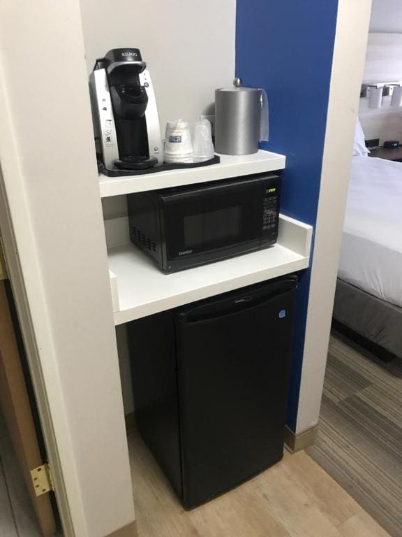 King Room - Mobility Access/Hearing Accessible room - Image 1