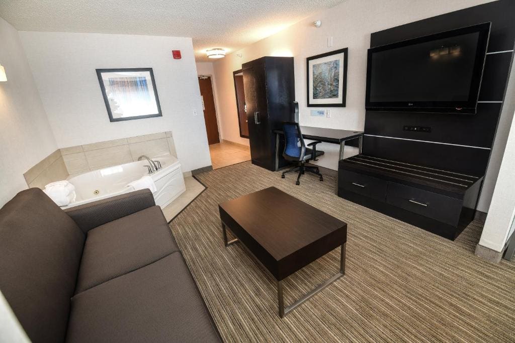 King Room with Jetted Tub room - Image 1