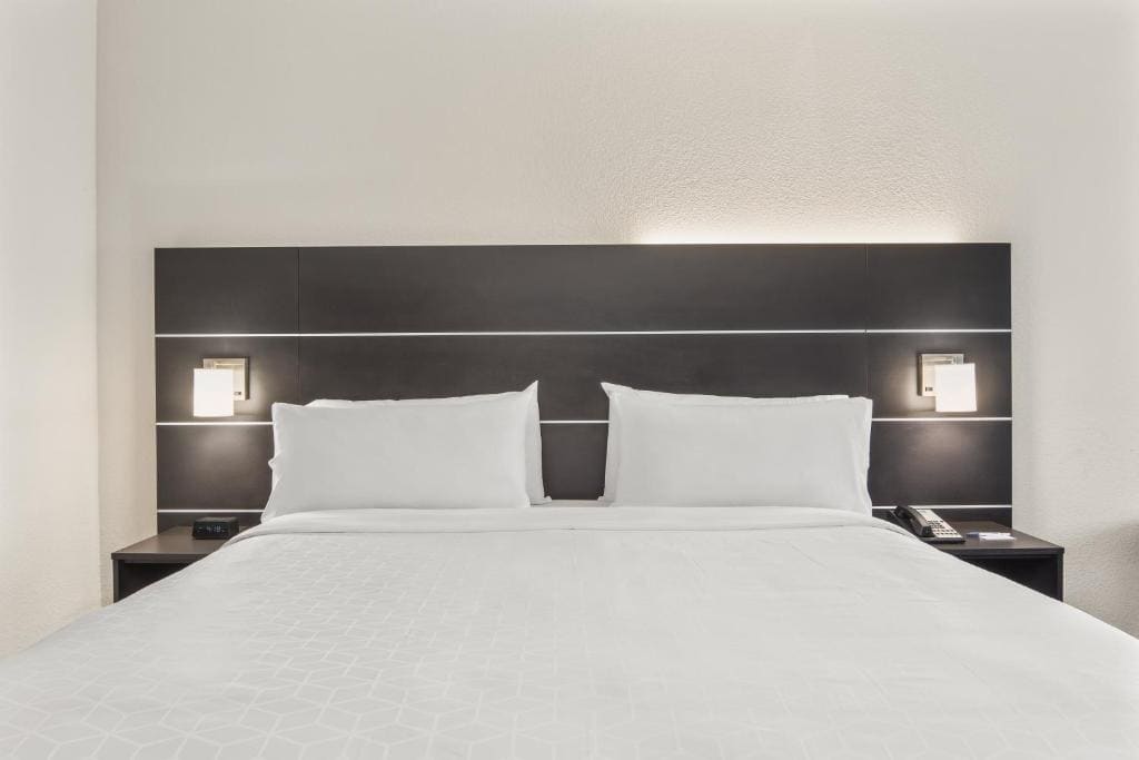Standard King Room room - Image 3
