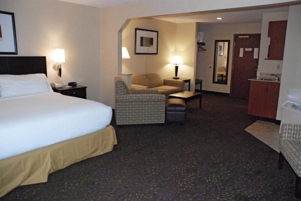 Deluxe King Suite - Non-Smoking room - Image 1