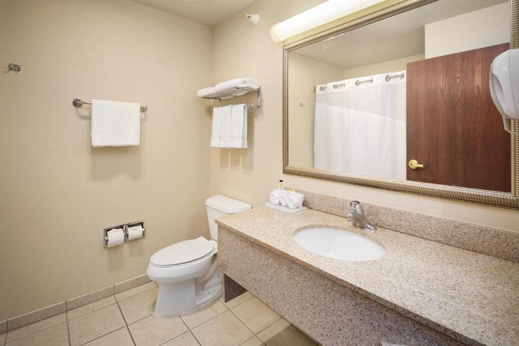 King Room - Non-Smoking room - Image 3