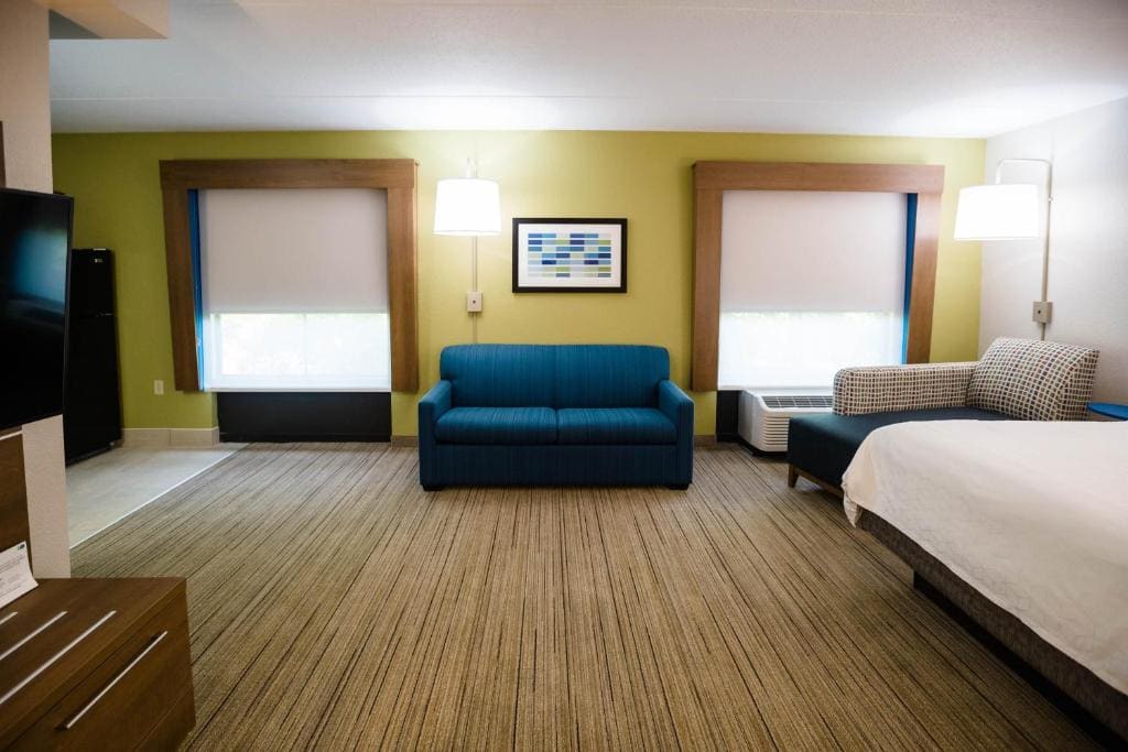 Queen Suite with Two Queen Beds room - Image 1