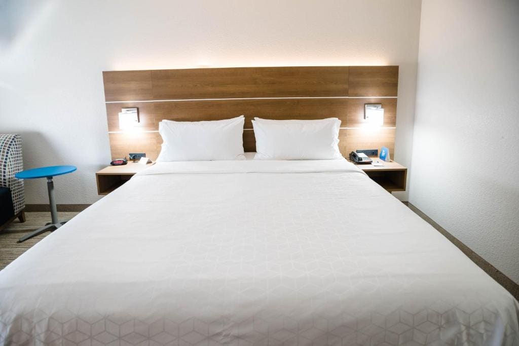 Standard King Room room - Image 2