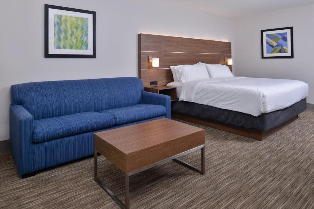 King Suite room - Image 3