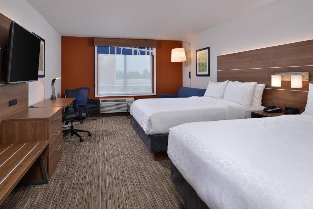 Standard Queen Room with Two Queen Beds room - Image 2