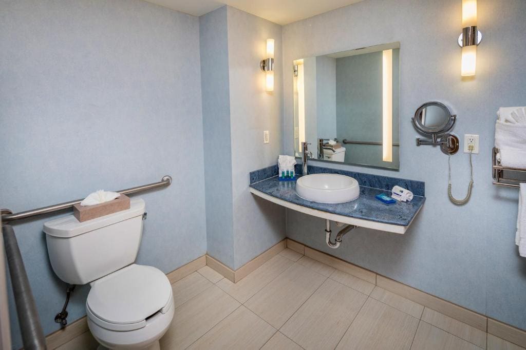 Two-Bedroom Suite room - Image 3