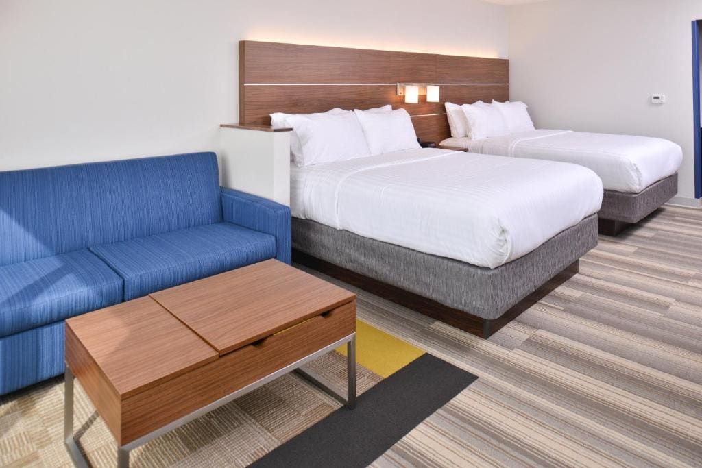 Queen Suite with Two Queen Beds - Communications Accessible room - Image 2