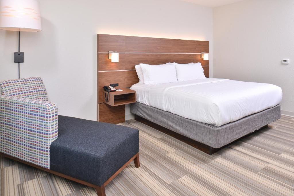 Standard King Room room - Image 1