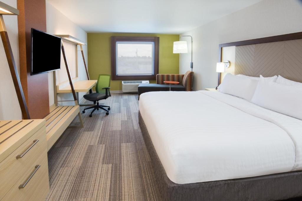 Standard King Room with Extra Space room - Image 2