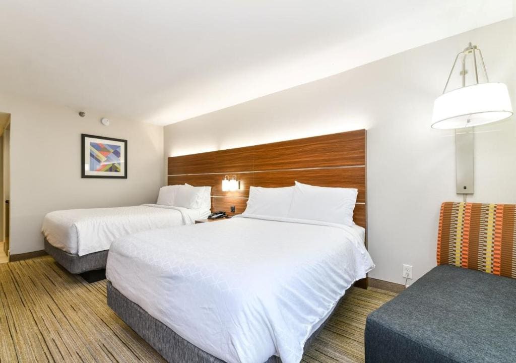 Standard Queen Room with Two Queen Beds room - Image 1