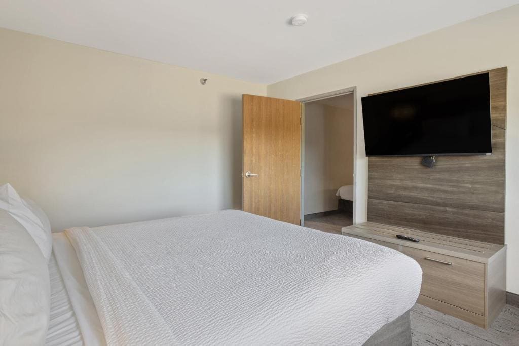Two-Bedroom Suite room - Image 1