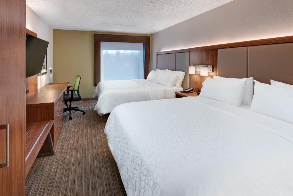 Standard Room with Two Queen Beds room - Image 1