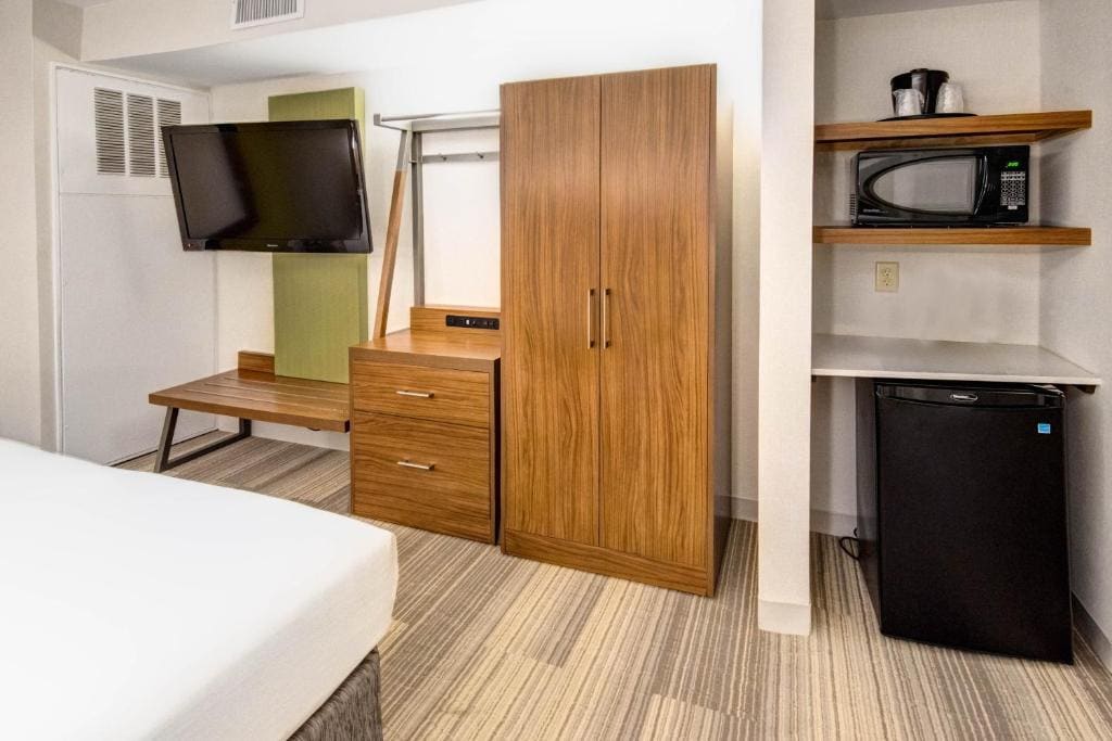 King Suite room - Image 2
