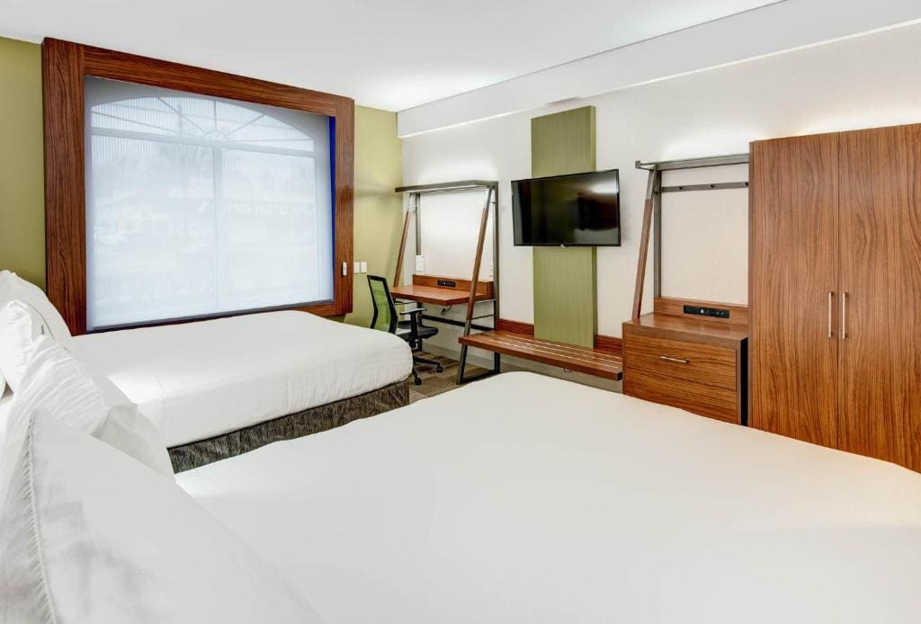 Standard Queen Room with Two Queen Beds and Mobility Accessible Tub room - Image 1
