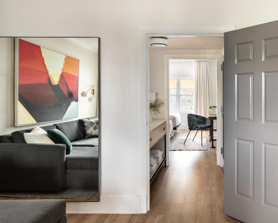 One-Bedroom Suite with Two Queen Beds room - Image 2