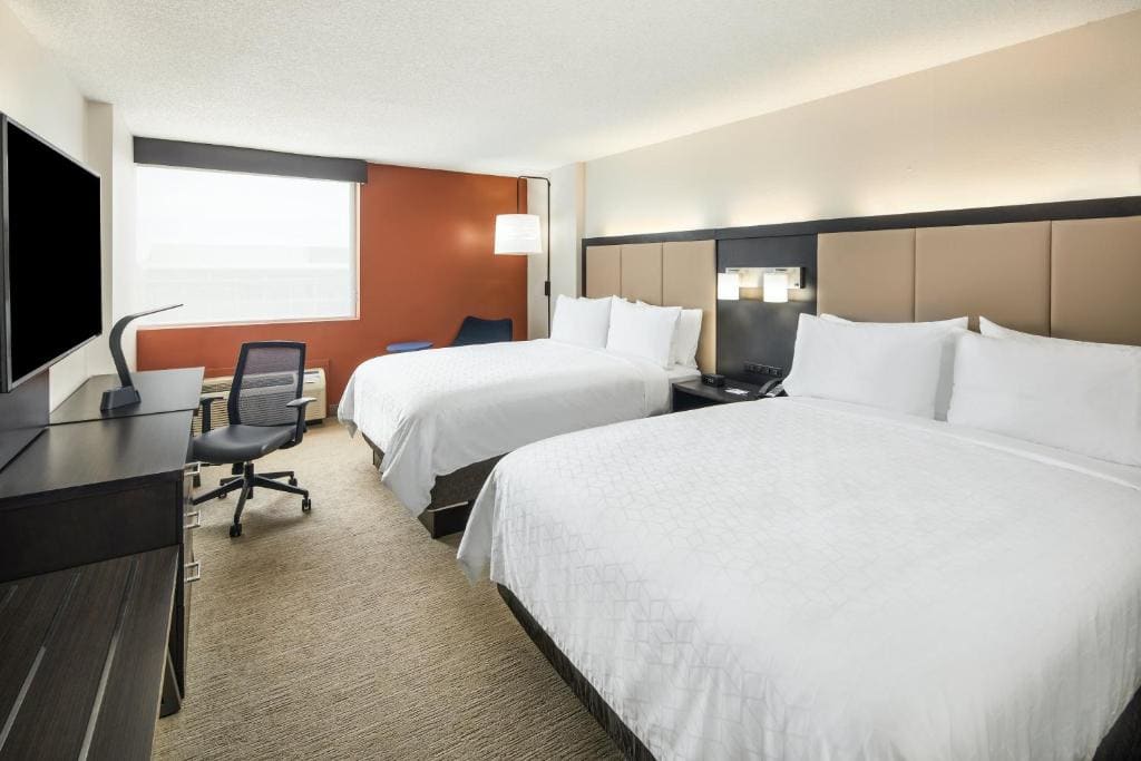 Standard Queen Room with Two Queen Beds room - Image 1