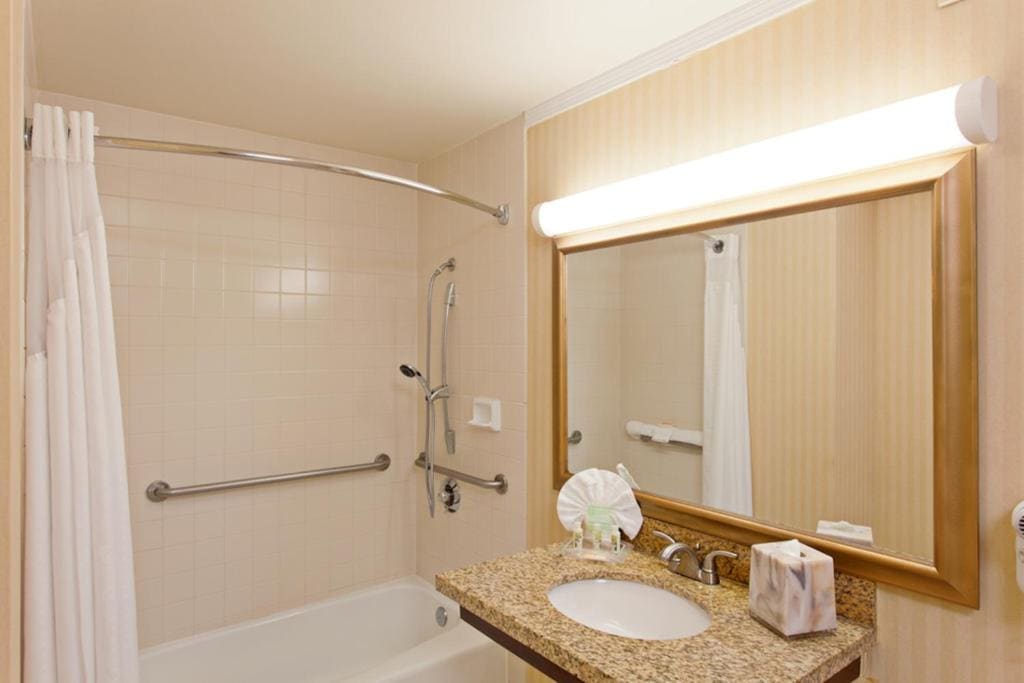 Standard King Room room - Image 3