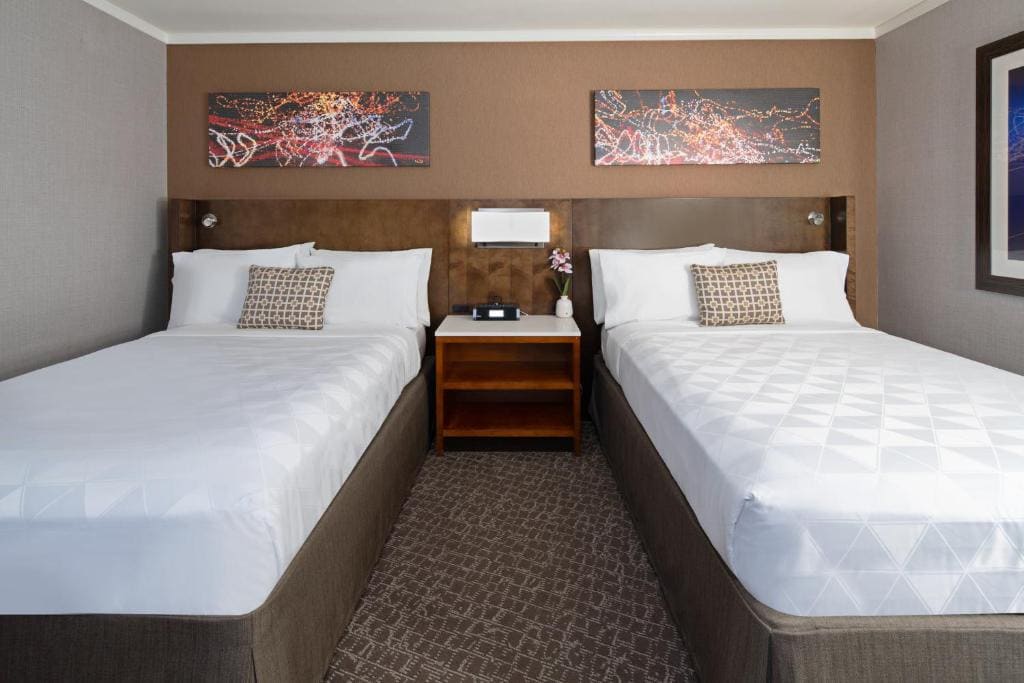 Premium Double Room with Two Double Beds room - Image 2