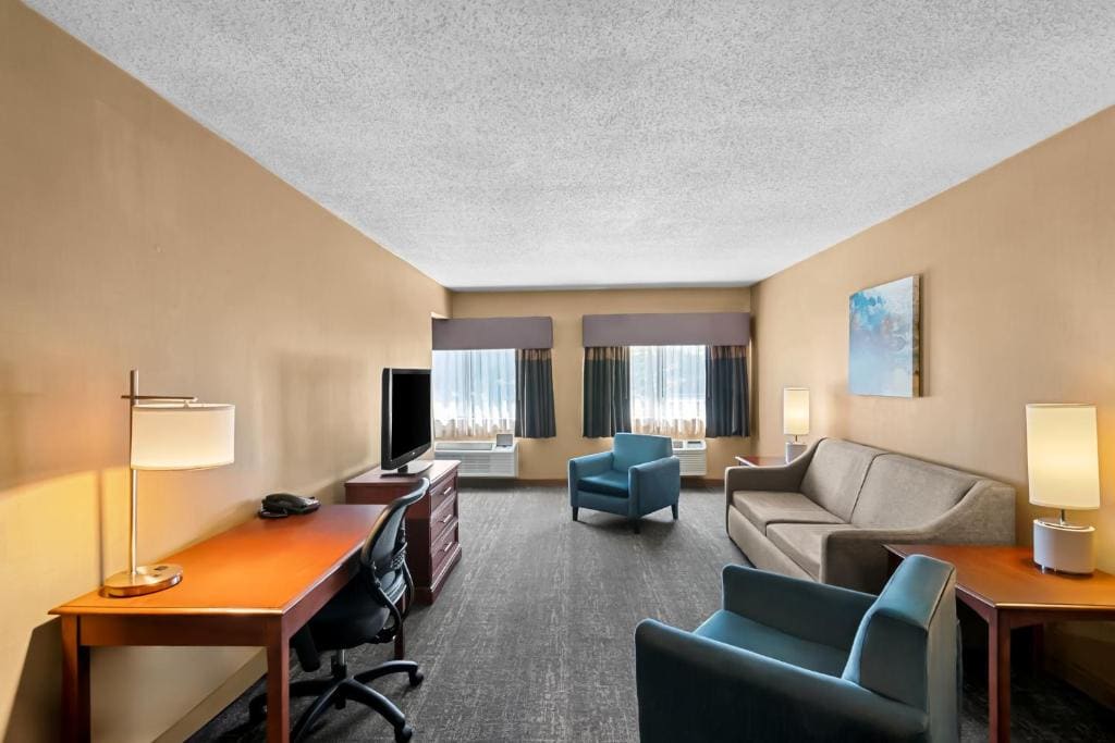 King Suite - Non Smoking room - Image 3