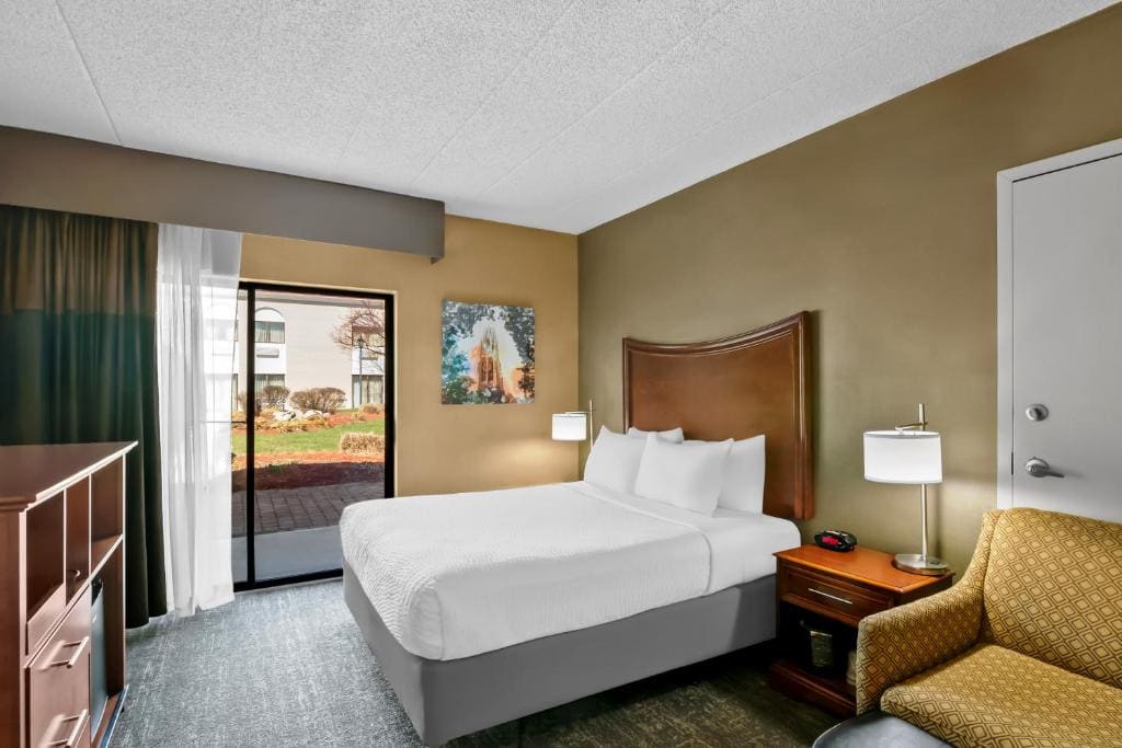 Queen Room - Disability Access/Non Smoking room - Image 1