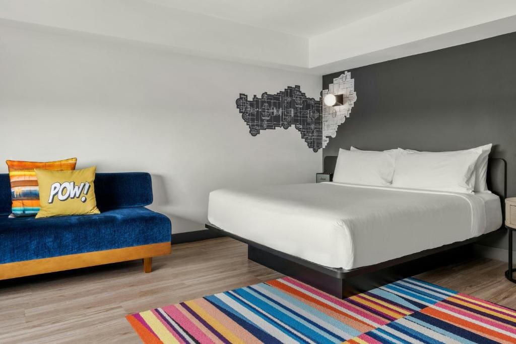 Savvy King Room room - Image 2
