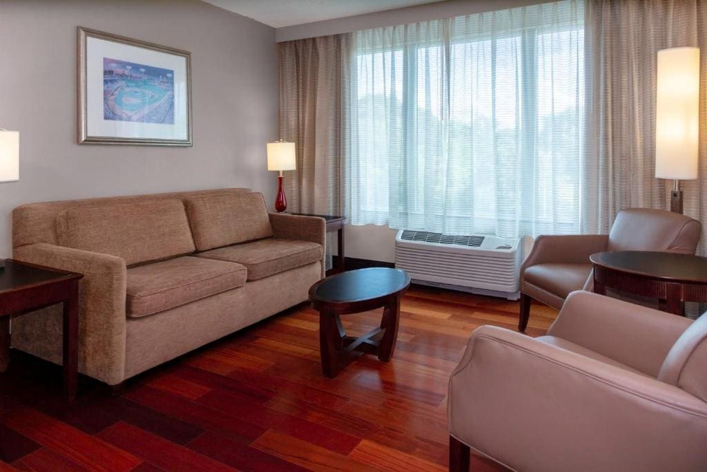 1 King One-Bedroom Suite room - Image 2