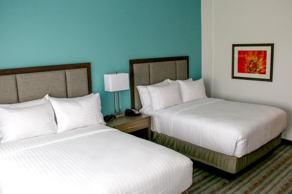 Standard Room with Two Queen Beds room - Image 1